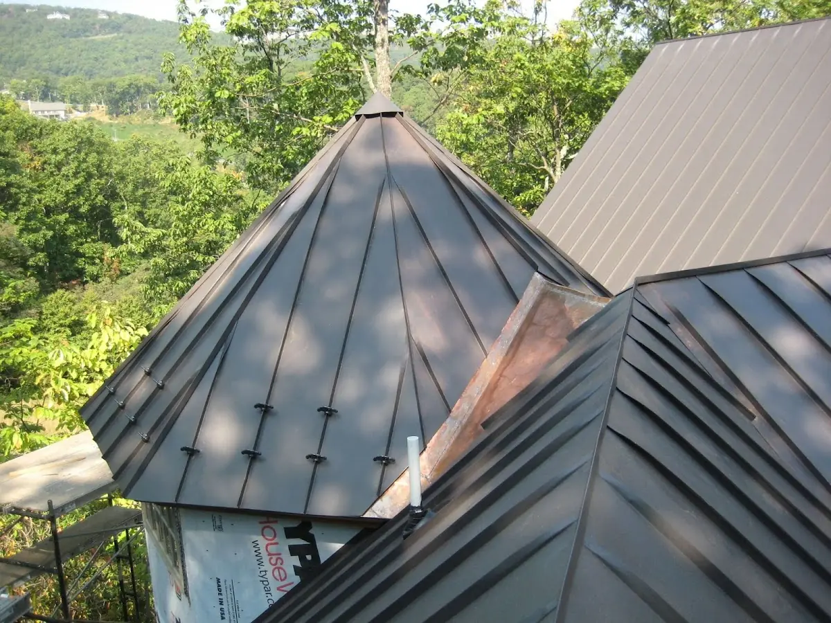 Professional Roof Tarp Installation by Craftsman Roofing in Palm Springs Country Club Estates
